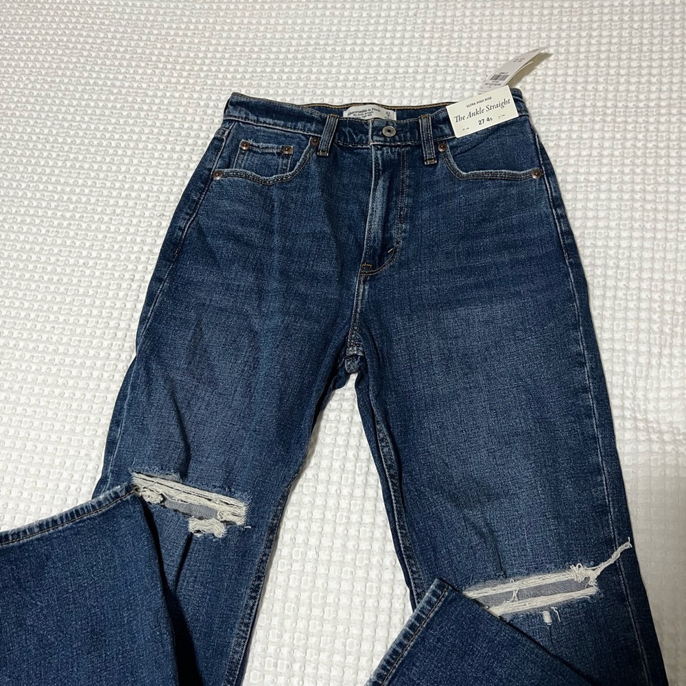 Abercrombie Ultra High Rise Ankle Straight Jeans